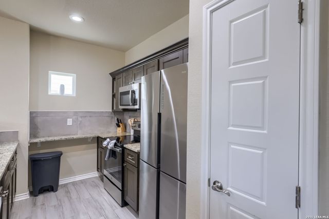 2541 CANYON LAKE FOREST DR, Canyon Lake, TX 78133