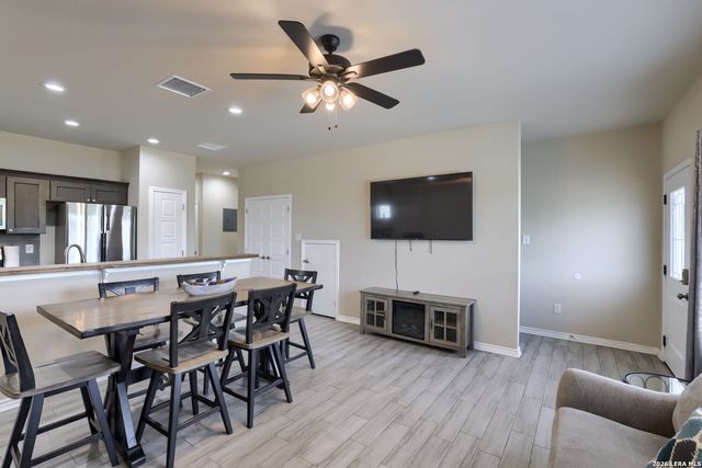 2541 CANYON LAKE FOREST DR, Canyon Lake, TX 78133