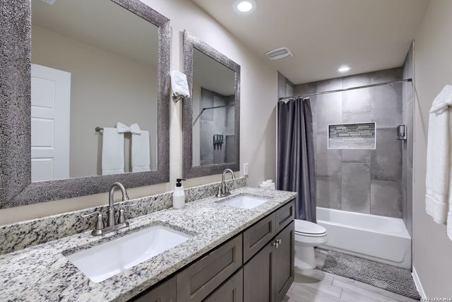 2541 CANYON LAKE FOREST DR, Canyon Lake, TX 78133
