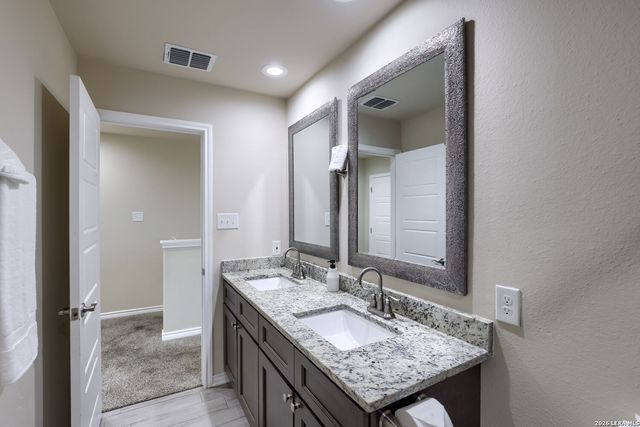 2541 CANYON LAKE FOREST DR, Canyon Lake, TX 78133