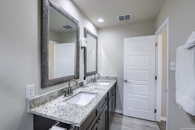 2541 CANYON LAKE FOREST DR, Canyon Lake, TX 78133