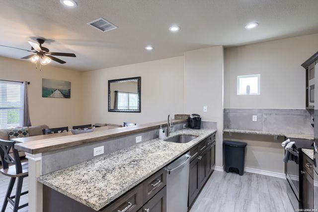 2541 CANYON LAKE FOREST DR, Canyon Lake, TX 78133