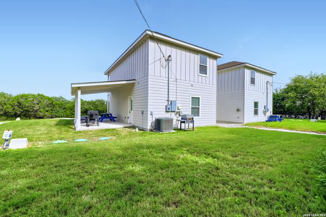 2541 CANYON LAKE FOREST DR, Canyon Lake, TX 78133