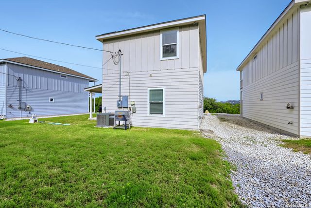 2541 CANYON LAKE FOREST DR, Canyon Lake, TX 78133