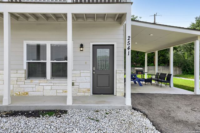 2541 CANYON LAKE FOREST DR, Canyon Lake, TX 78133