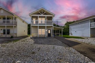 2541 CANYON LAKE FOREST DR, Canyon Lake, TX 78133
