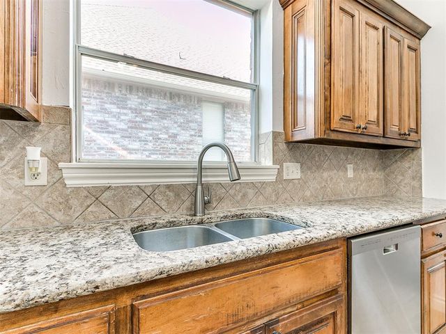 19316 Cade Court, Edmond, OK 73012