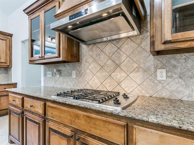 19316 Cade Court, Edmond, OK 73012
