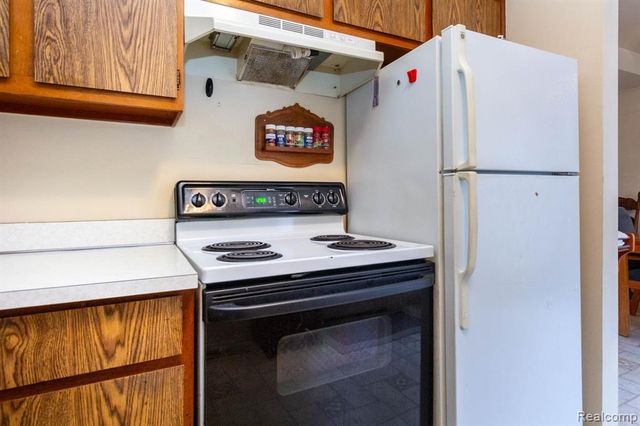 3026 Seaton Circuit, Warren, MI 48091