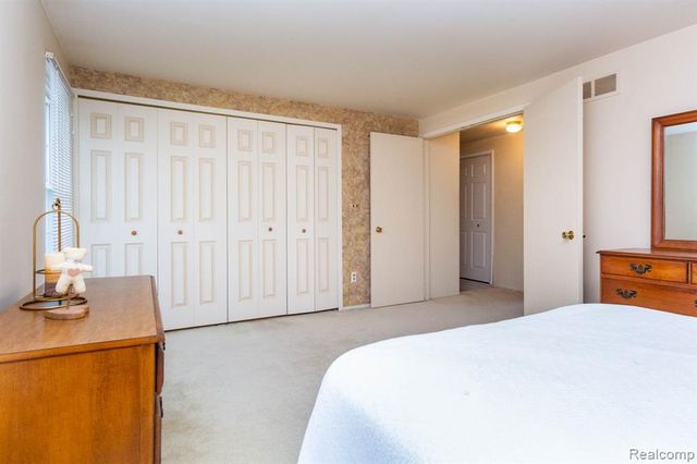 3026 Seaton Circuit, Warren, MI 48091