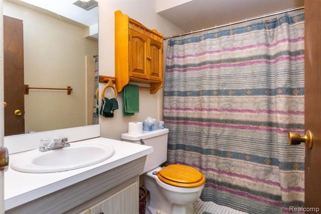 3026 Seaton Circuit, Warren, MI 48091