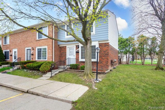 3026 Seaton Circuit, Warren, MI 48091