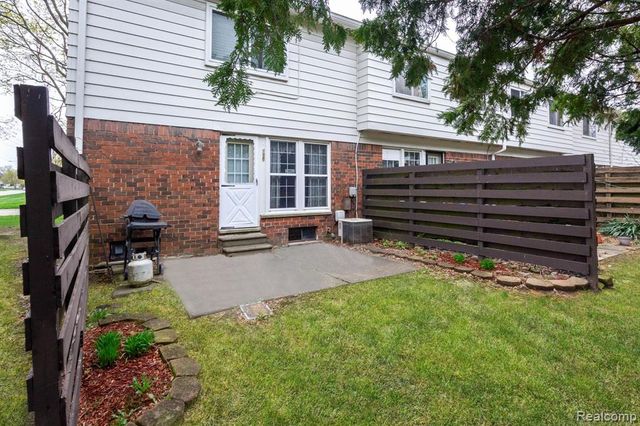 3026 Seaton Circuit, Warren, MI 48091