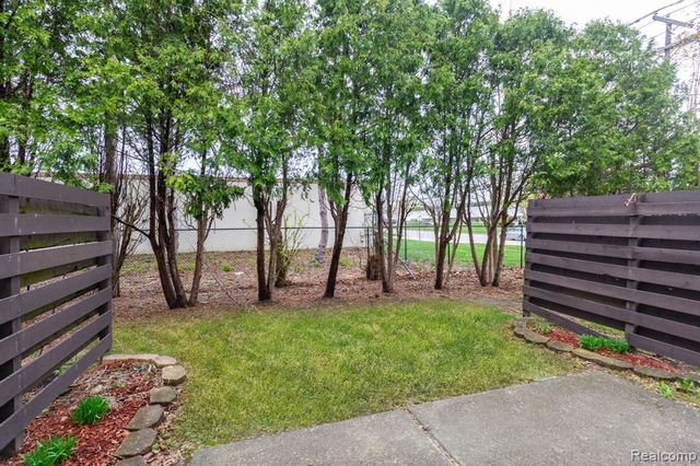 3026 Seaton Circuit, Warren, MI 48091