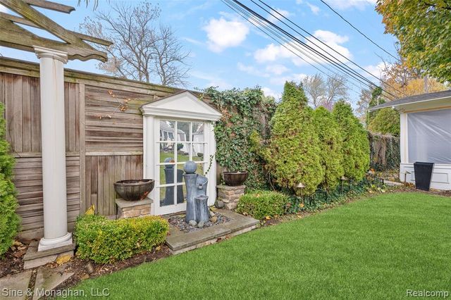 1509 Sunset Boulevard, Royal Oak, MI 48067