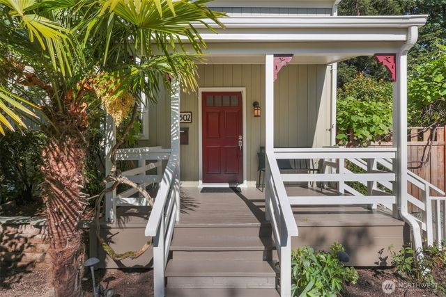 502 32nd Avenue, Seattle, WA 98122