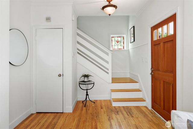 502 32nd Avenue, Seattle, WA 98122