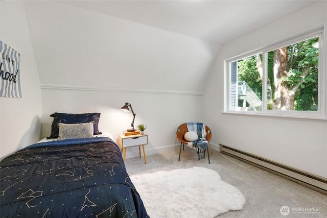 502 32nd Avenue, Seattle, WA 98122