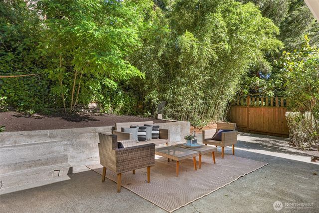 502 32nd Avenue, Seattle, WA 98122