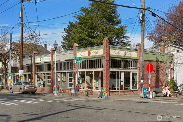 502 32nd Avenue, Seattle, WA 98122