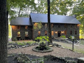 3900 Sadlersville Rd, Adams, TN 37010