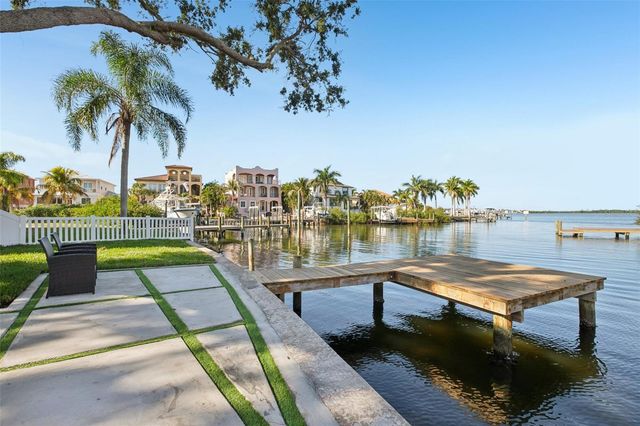 1739 BAYOU GRANDE BOULEVARD NE, St Petersburg, FL 33703