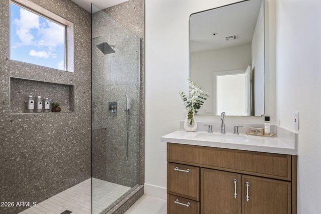 7676 E TUCKEY Lane, Scottsdale, AZ 85250