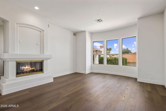7676 E TUCKEY Lane, Scottsdale, AZ 85250