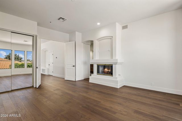 7676 E TUCKEY Lane, Scottsdale, AZ 85250