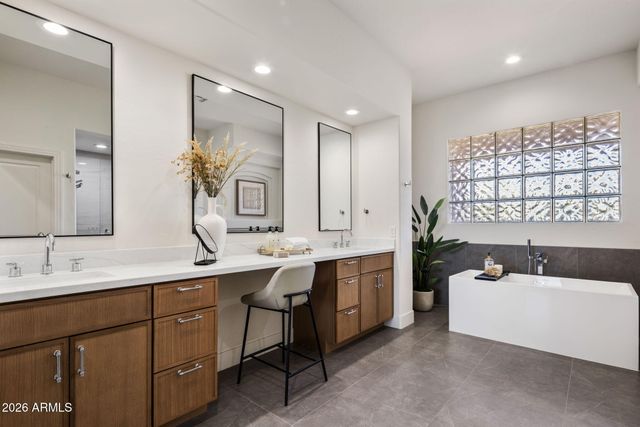 7676 E TUCKEY Lane, Scottsdale, AZ 85250
