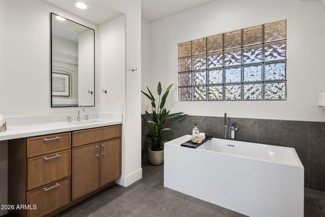7676 E TUCKEY Lane, Scottsdale, AZ 85250