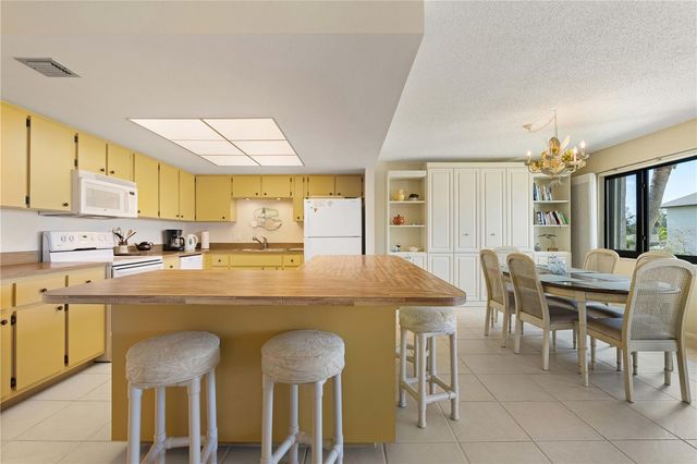 2 PIRATES LANE 23B, Punta Gorda, FL 33955