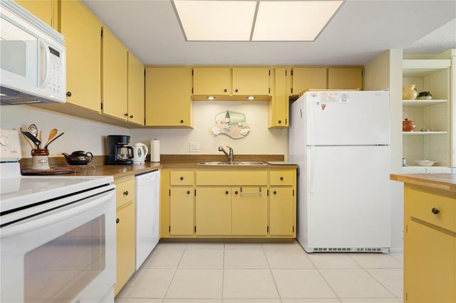 2 PIRATES LANE 23B, Punta Gorda, FL 33955