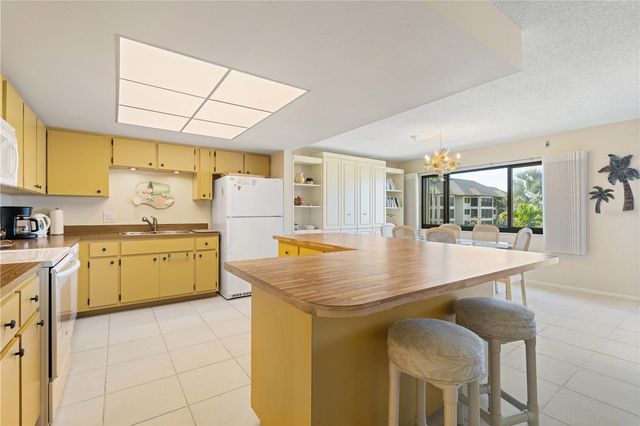 2 PIRATES LANE 23B, Punta Gorda, FL 33955