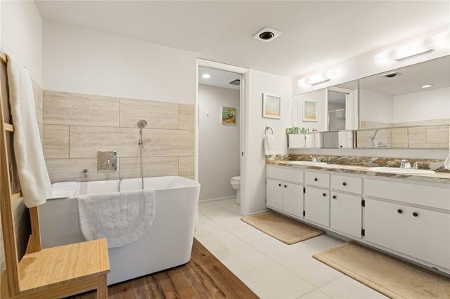 2 PIRATES LANE 23B, Punta Gorda, FL 33955