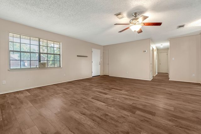 1600 Lahaina Court, Gulf Breeze, FL 32563