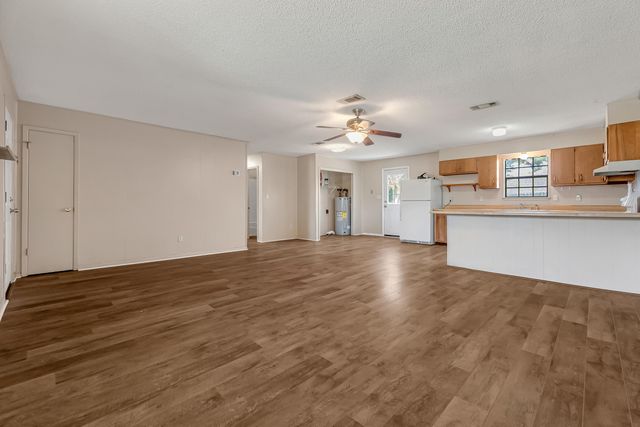 1600 Lahaina Court, Gulf Breeze, FL 32563