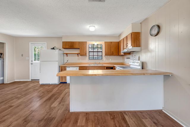 1600 Lahaina Court, Gulf Breeze, FL 32563