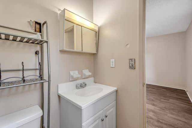 1600 Lahaina Court, Gulf Breeze, FL 32563