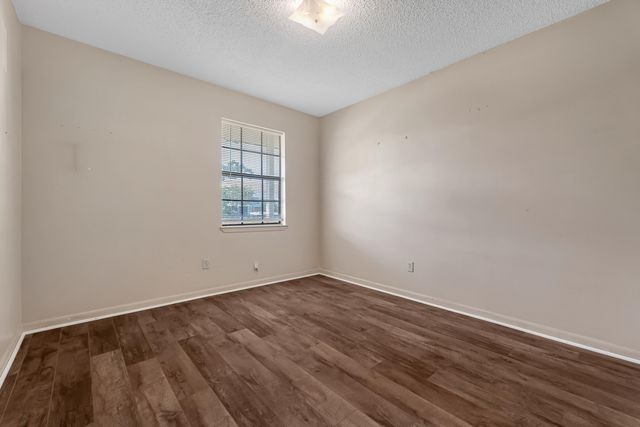 1600 Lahaina Court, Gulf Breeze, FL 32563