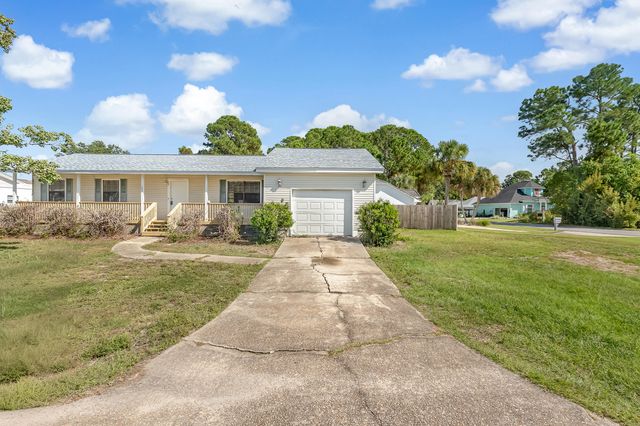 1600 Lahaina Court, Gulf Breeze, FL 32563