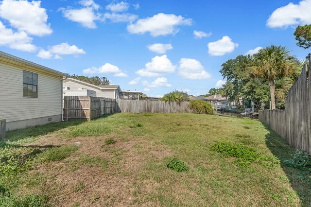 1600 Lahaina Court, Gulf Breeze, FL 32563