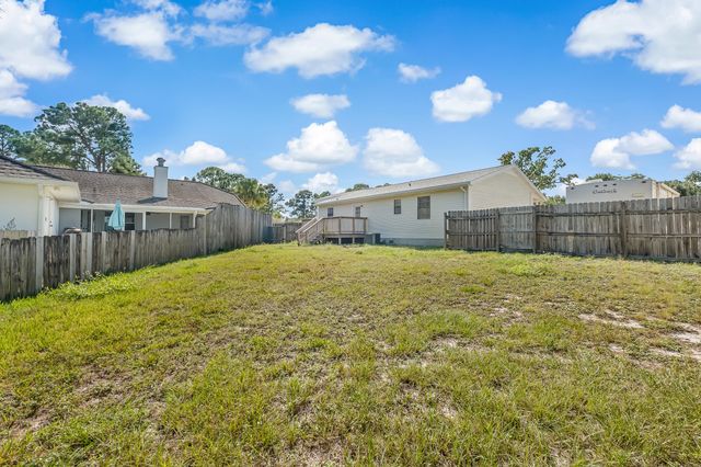 1600 Lahaina Court, Gulf Breeze, FL 32563