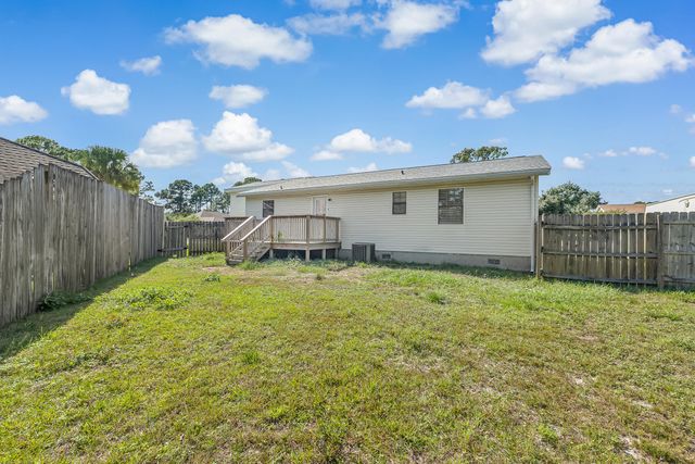 1600 Lahaina Court, Gulf Breeze, FL 32563