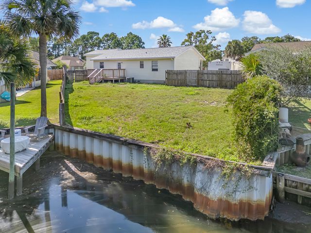 1600 Lahaina Court, Gulf Breeze, FL 32563