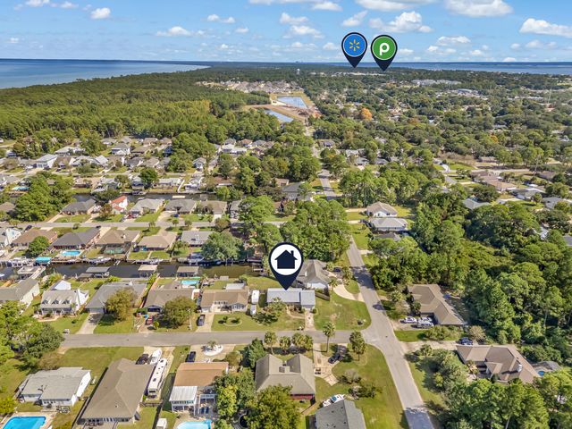 1600 Lahaina Court, Gulf Breeze, FL 32563
