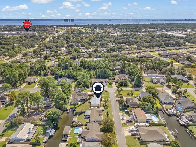 1600 Lahaina Court, Gulf Breeze, FL 32563