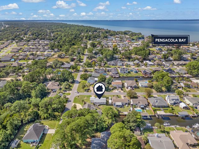 1600 Lahaina Court, Gulf Breeze, FL 32563