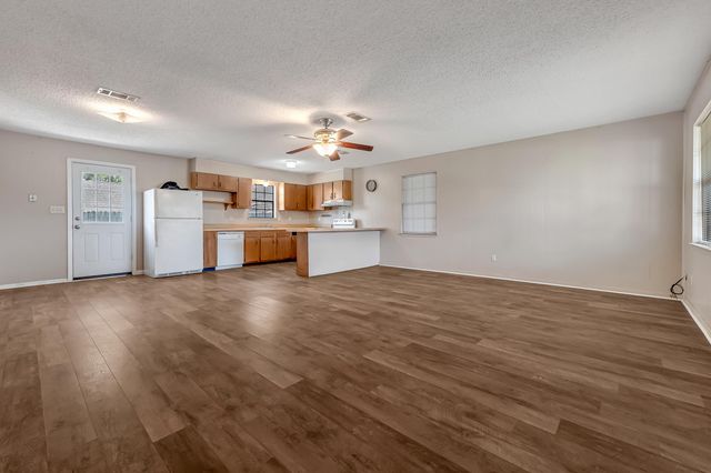 1600 Lahaina Court, Gulf Breeze, FL 32563