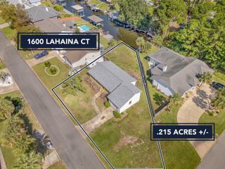 1600 Lahaina Court, Gulf Breeze, FL 32563